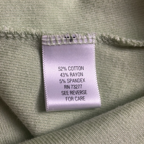 Croft & Barrow light Green Sleeveless Mock Turtleneck top- Medium - Picture 7 of 8